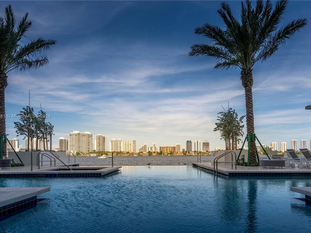 17301 Biscayne Blvd # 1107, North Miami Beach FL 33160