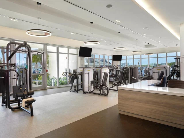 17301 Biscayne Blvd # 1107, North Miami Beach FL 33160