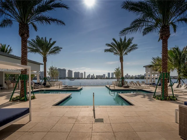 17301 Biscayne Blvd # 1107, North Miami Beach FL 33160