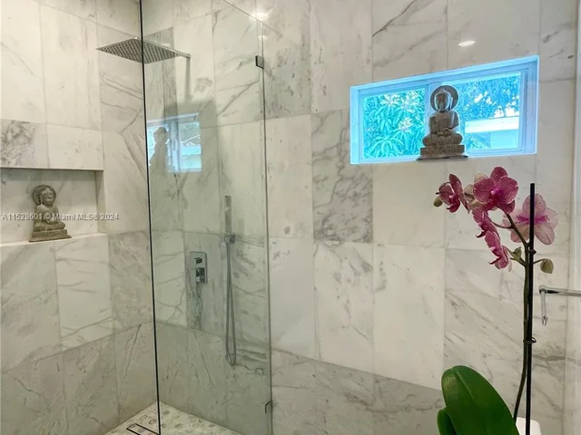 120 NW 49th St, Miami FL 33127