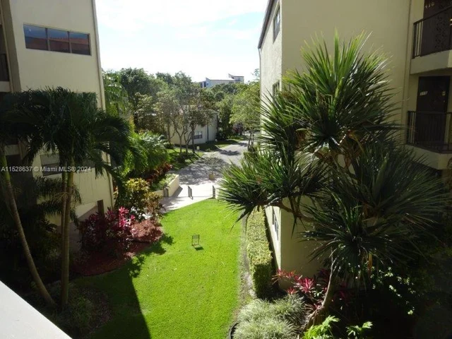 2309 S Cypress Bend Dr # 612C, Pompano Beach FL 33069