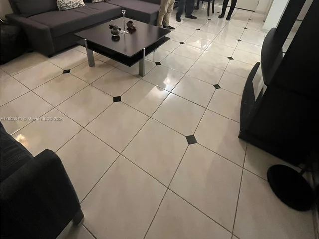 17570 Atlantic Blvd # 212, Sunny Isles Beach FL 33160