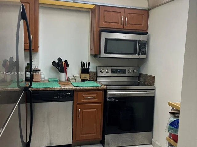 17570 Atlantic Blvd # 212, Sunny Isles Beach FL 33160