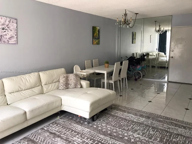 17570 Atlantic Blvd # 212, Sunny Isles Beach FL 33160