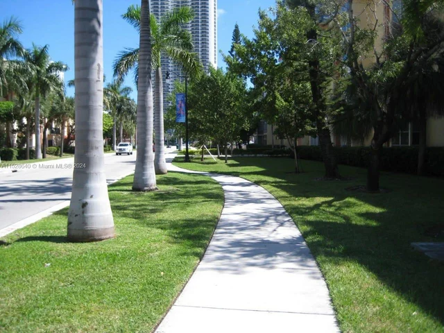 17570 Atlantic Blvd # 212, Sunny Isles Beach FL 33160