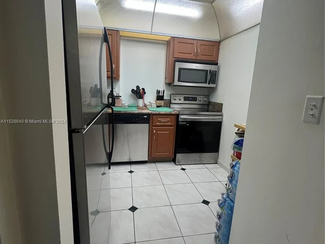 17570 Atlantic Blvd # 212, Sunny Isles Beach FL 33160