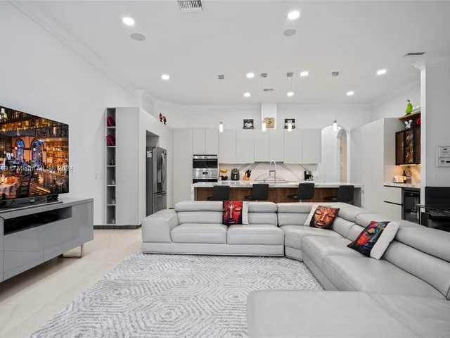 4830 Tropicana Ave, Cooper City FL 33330