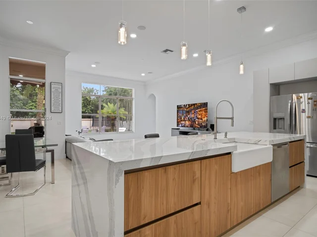 4830 Tropicana Ave, Cooper City FL 33330