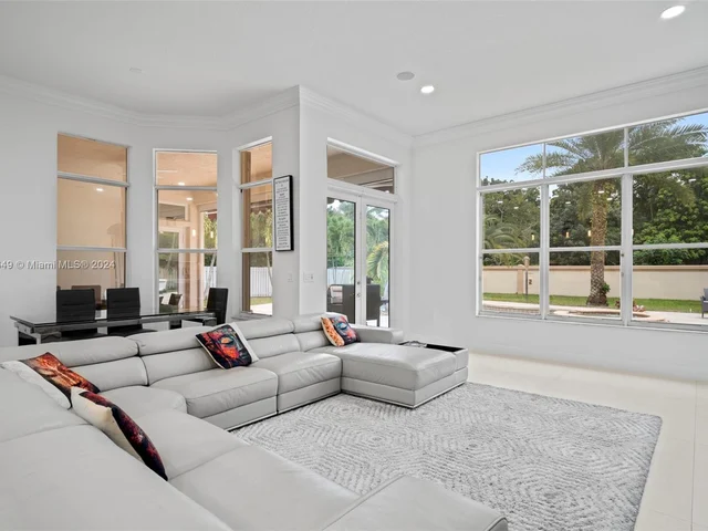 4830 Tropicana Ave, Cooper City FL 33330