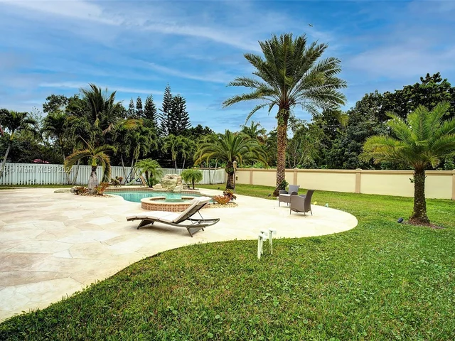 4830 Tropicana Ave, Cooper City FL 33330