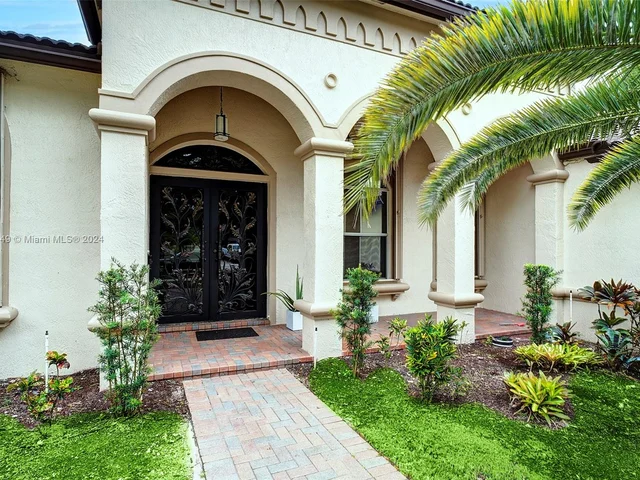 4830 Tropicana Ave, Cooper City FL 33330