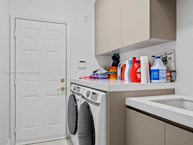 4830 Tropicana Ave, Cooper City FL 33330