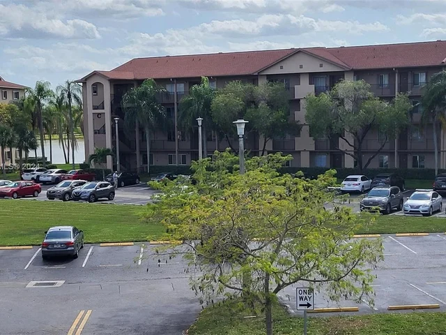 13705 SW 12th St # 304B, Pembroke Pines FL 33027