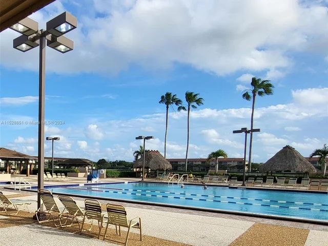 13705 SW 12th St # 304B, Pembroke Pines FL 33027