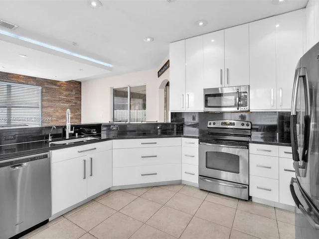 19010 23rd Ct, Pembroke Pines FL 33029