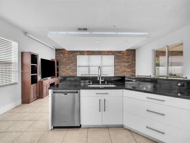 19010 23rd Ct, Pembroke Pines FL 33029