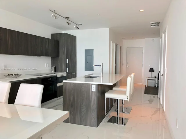 480 NE 31 # 2806, Miami FL 33137