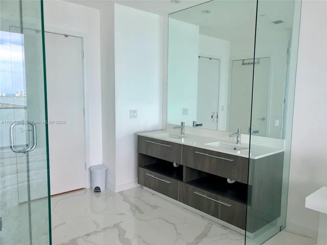 480 NE 31 # 2806, Miami FL 33137