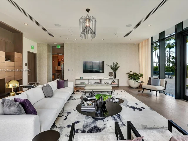 480 NE 31 # 2806, Miami FL 33137