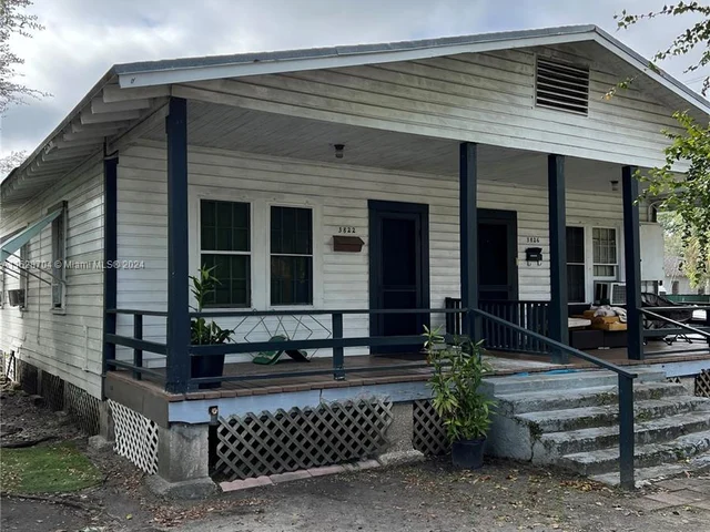 3822 Oak Ave, Miami FL 33133