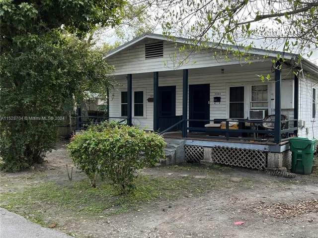 3822 Oak Ave, Miami FL 33133
