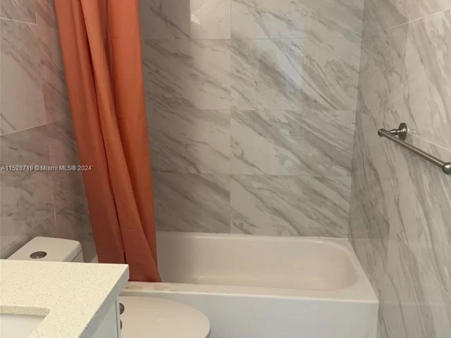 400 Kings Point Dr # 1416, Sunny Isles Beach FL 33160