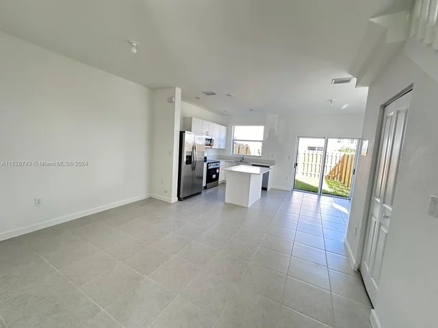 16261 SW 292 ST, Miami FL 33034
