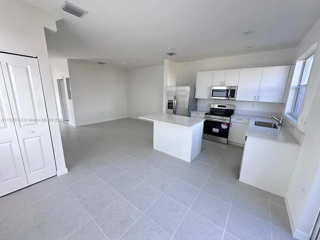 16261 SW 292 ST, Miami FL 33034