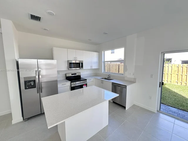 16261 SW 292 ST, Miami FL 33034