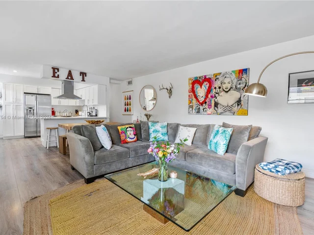 3265 Virginia St # 16, Miami FL 33133