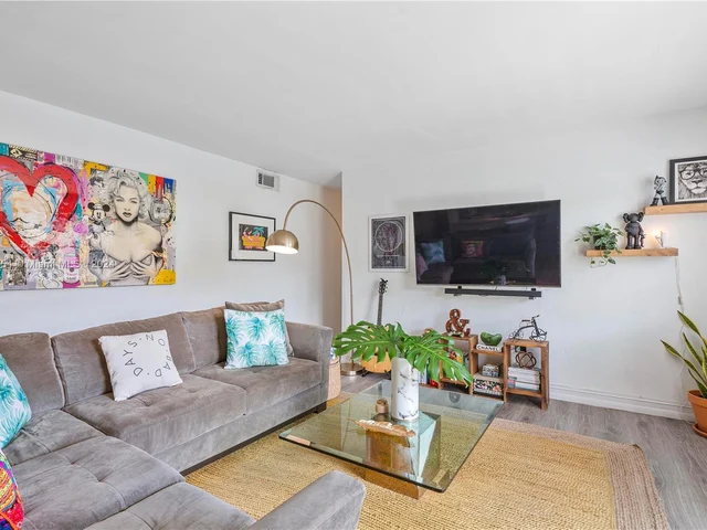 3265 Virginia St # 16, Miami FL 33133