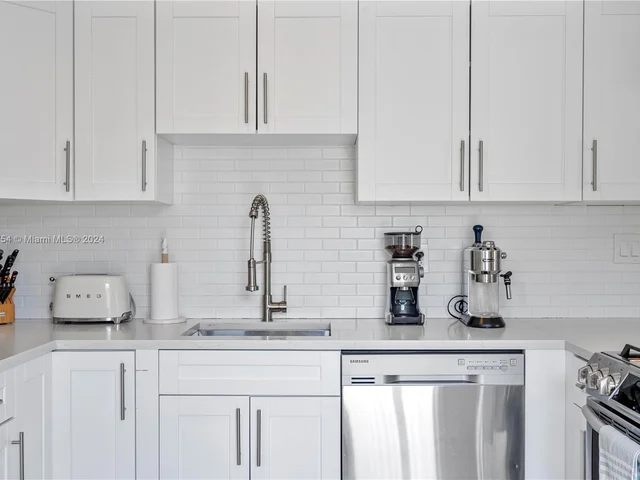 3265 Virginia St # 16, Miami FL 33133