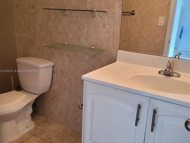 18031 Biscayne Blvd # 201, Aventura FL 33160