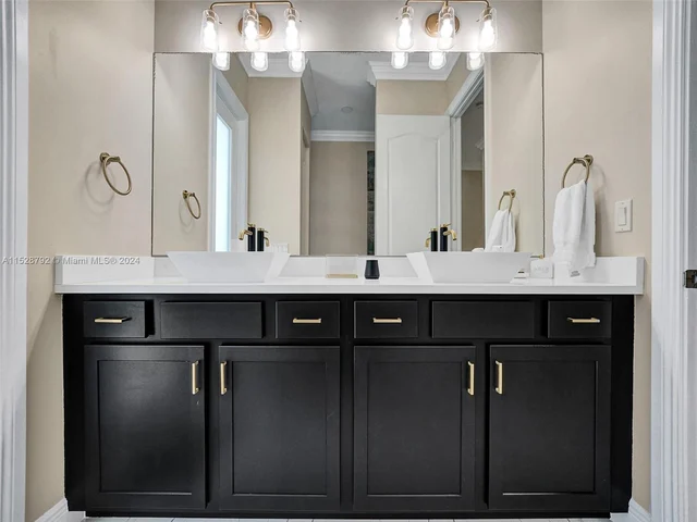 6435 SW 55th Pl, Davie FL 33314