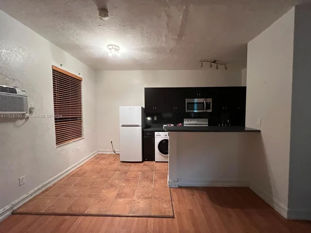 7920 Harding Ave # 4, Miami Beach FL 33141