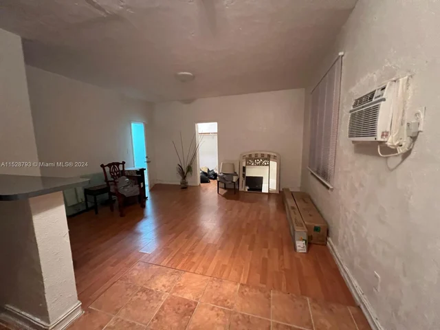 7920 Harding Ave # 4, Miami Beach FL 33141