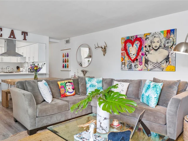 3265 Virginia St # 16, Miami FL 33133