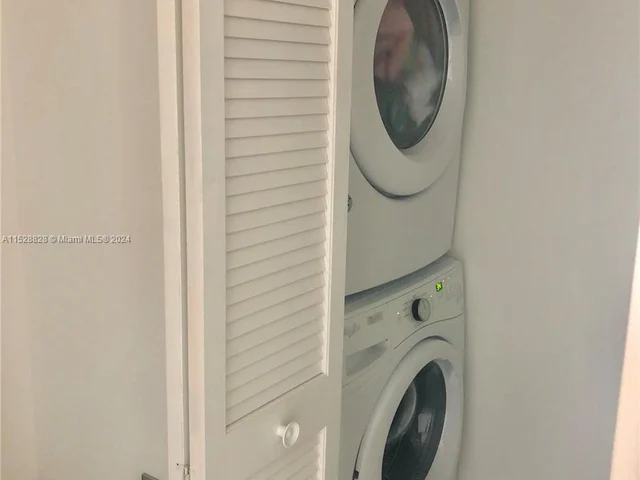 488 NE 18th St # 2900, Miami FL 33132