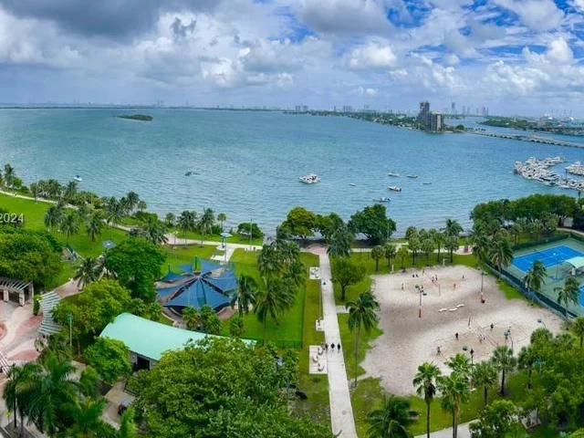 488 NE 18th St # 2900, Miami FL 33132