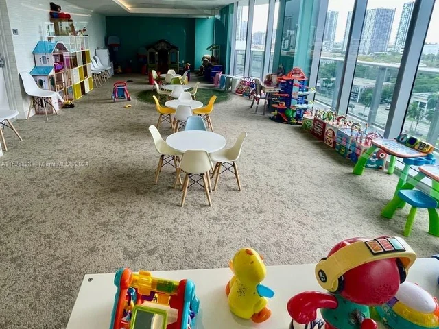 488 NE 18th St # 2900, Miami FL 33132