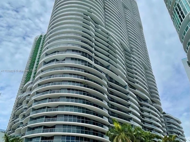 488 NE 18th St # 2900, Miami FL 33132