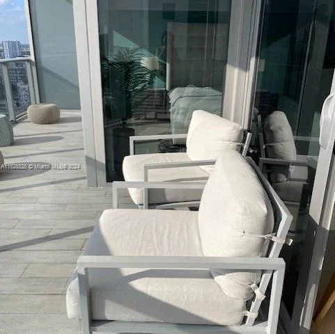 488 NE 18th St # 2900, Miami FL 33132