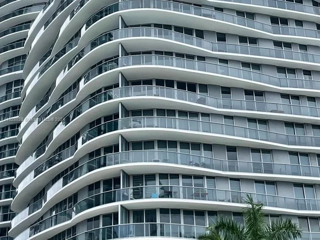 488 NE 18th St # 2900, Miami FL 33132