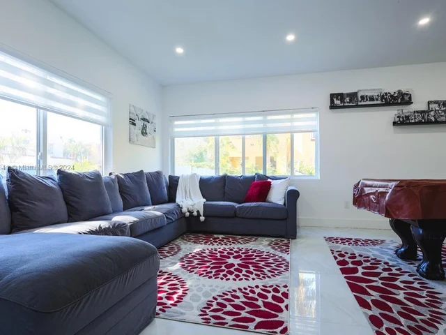 1605 NW 8th Ter # 0, Miami FL 33125