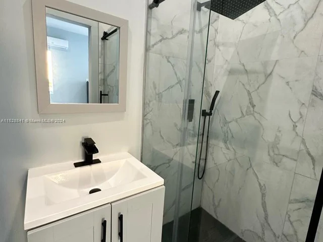 1605 NW 8th Ter # 0, Miami FL 33125