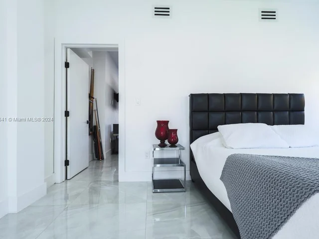 1605 NW 8th Ter # 0, Miami FL 33125