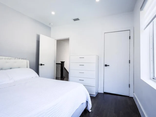 1605 NW 8th Ter # 0, Miami FL 33125