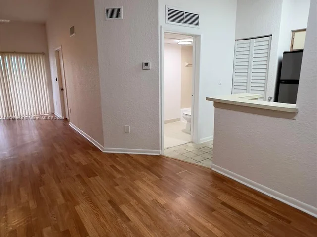 2861 N Oakland Forest Dr # 303, Oakland Park FL 33309