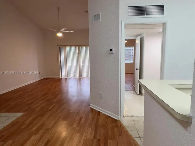 2861 N Oakland Forest Dr # 303, Oakland Park FL 33309