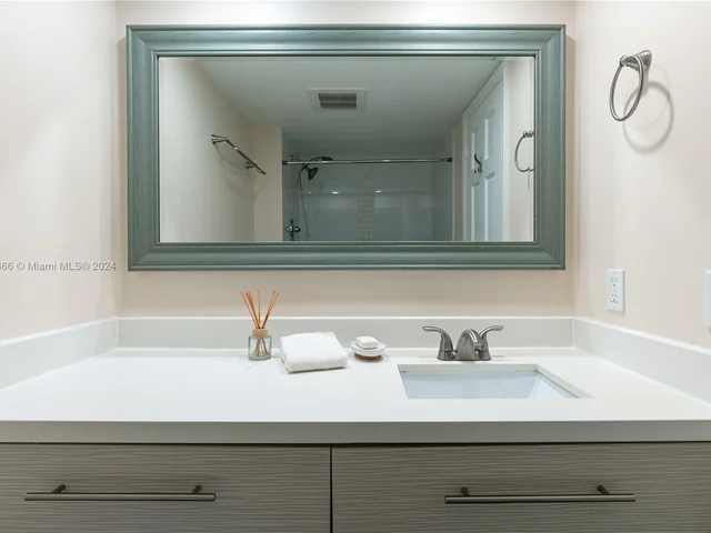 20291 NE 30th Ave # 10, Aventura FL 33180